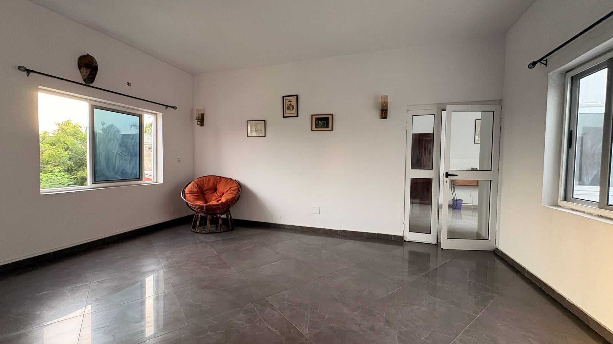 Chambre claire de Maison Stella avec accès jardin, Avepozo, Lomé