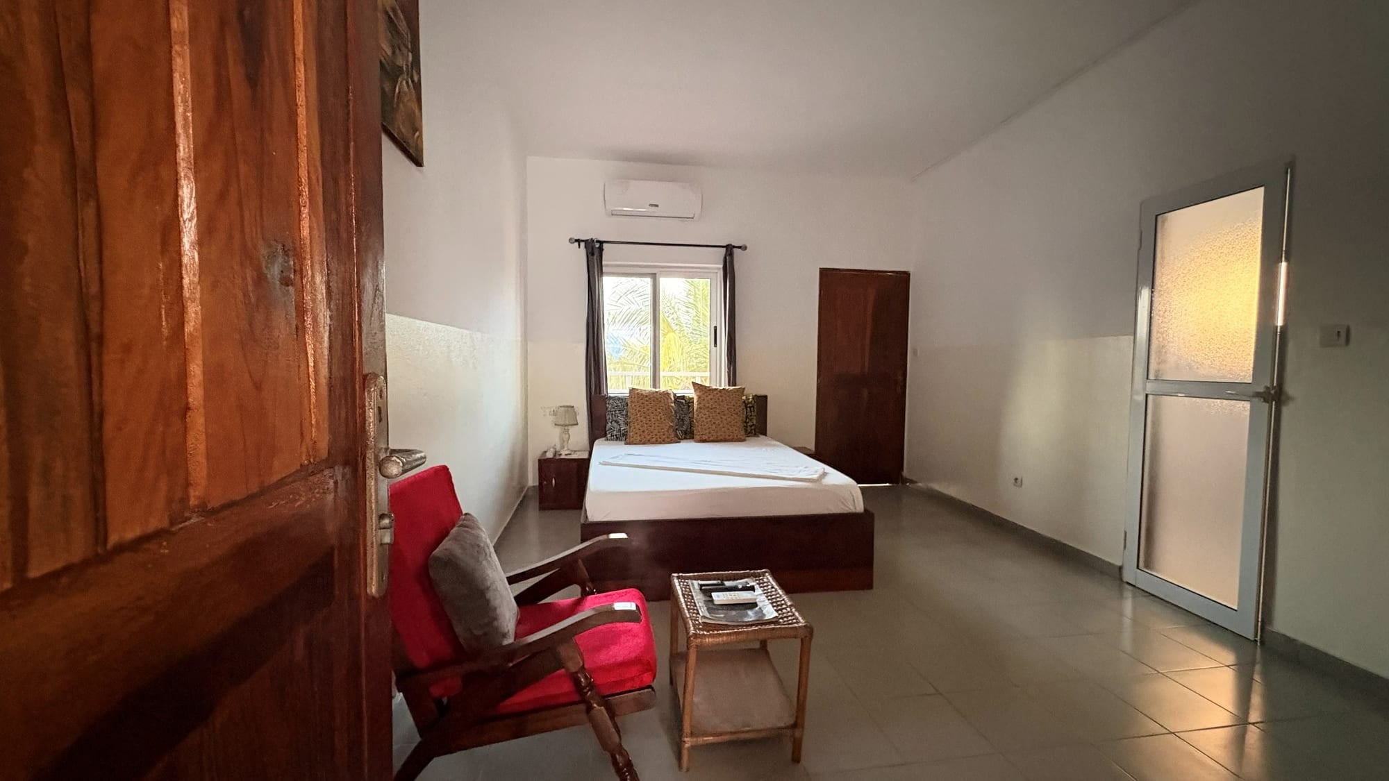 Chambre confortable de Maison Stella avec lit double, Avepozo, Lomé